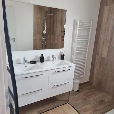 Neuve Avec Piscine فيلة بزييه